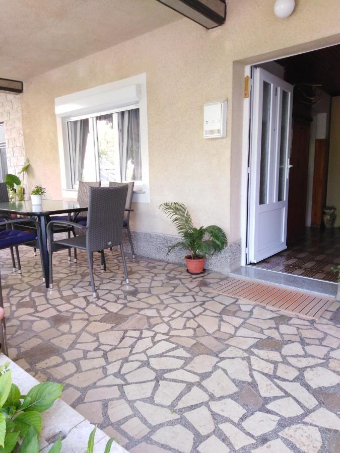 Appartamento Apartman Paulina Selce Esterno foto